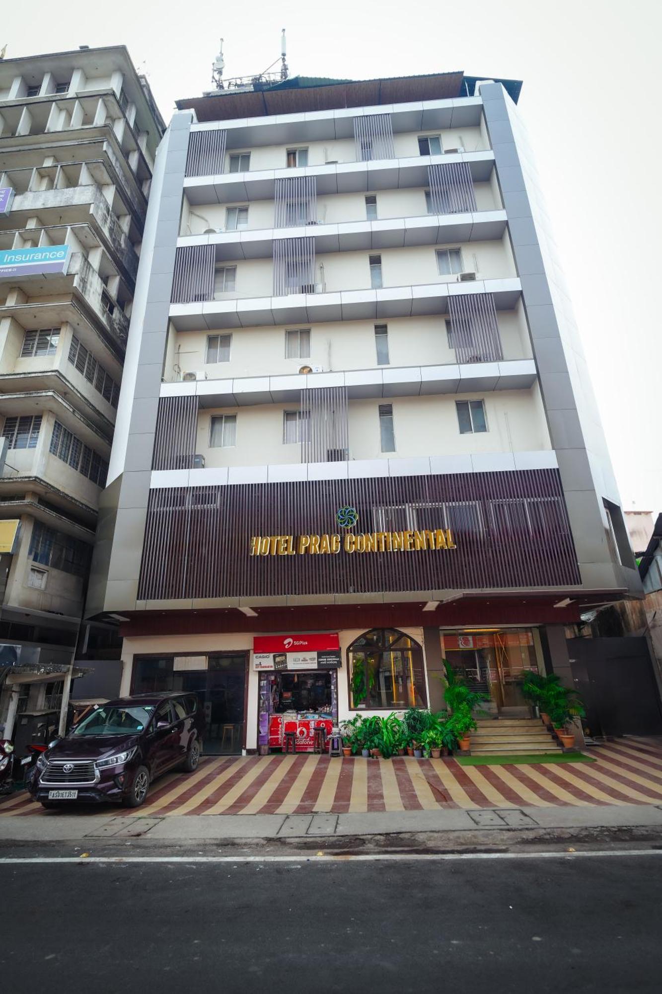 Hotel Prag Continental Guwahati Dış mekan fotoğraf